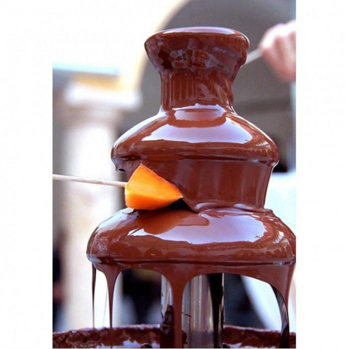 Купить шоколад для шоколадного фонтана. Шоколадный фонтан-фондю. Шоколадный фонтан Clatronic SKB 3248. Шоколадный фондан фон. Фондю фонтан для шоколада.